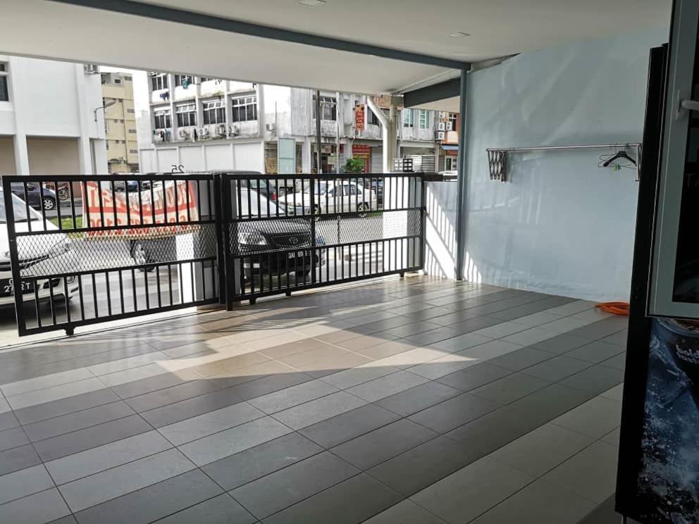Hom2Rex Kuching Homestay Taman Timberland Екстер'єр фото